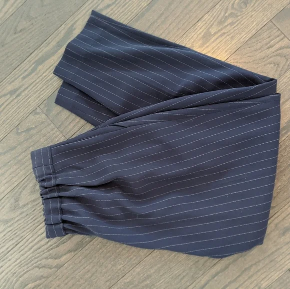 Babaton Aritzia Navy Cream Pinstripe Cropped Trousers Size 4 - Picture 10 of 10